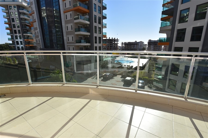 Трехкомнатная квартира с мебелью в Авсалларе