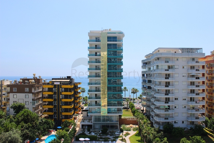 Трехкомнатная квартира в современном комплексе Махмутлара