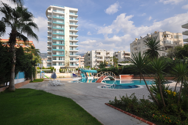 Трехкомнатная квартира в современном комплексе Махмутлара