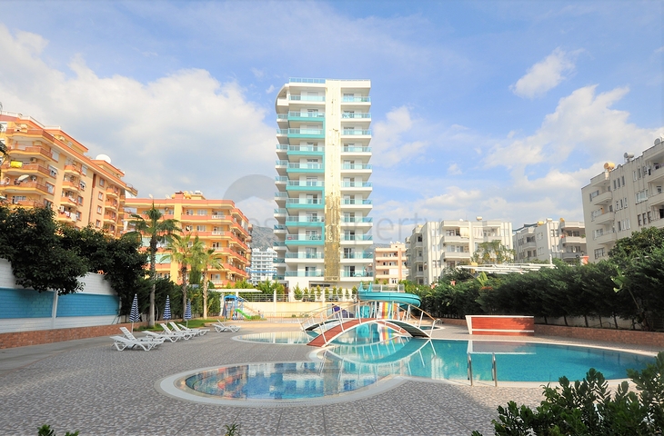 Трехкомнатная квартира в современном комплексе Махмутлара