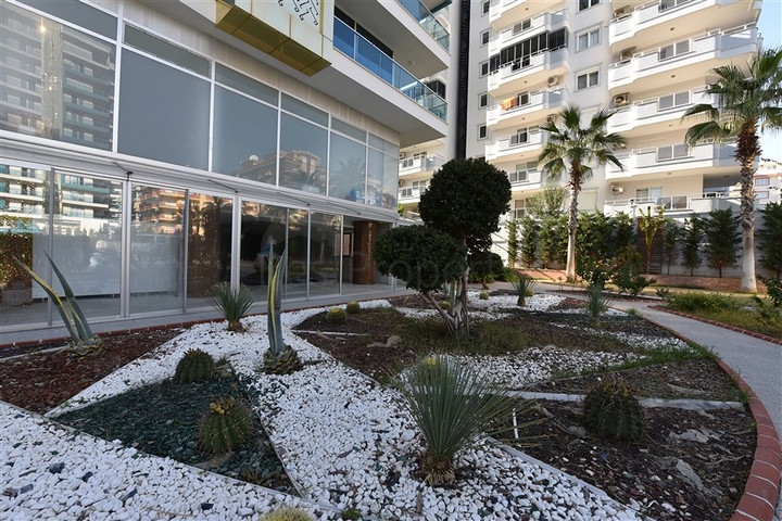 Трехкомнатная квартира в современном комплексе Махмутлара