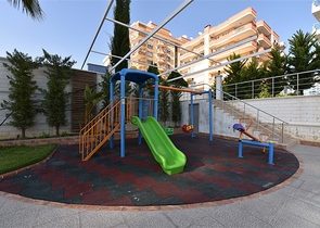 Трехкомнатная квартира в современном комплексе Махмутлара