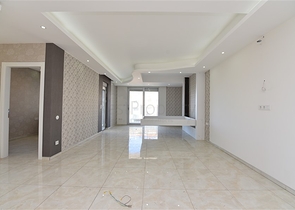 Трехкомнатная квартира в современном комплексе Махмутлара