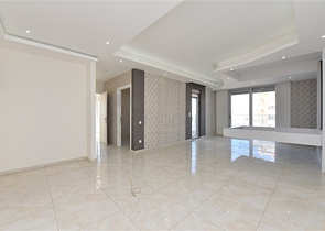 Трехкомнатная квартира в современном комплексе Махмутлара