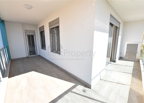 Трехкомнатная квартира в современном комплексе Махмутлара