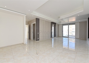 Трехкомнатная квартира в современном комплексе Махмутлара