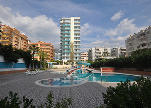 Трехкомнатная квартира в современном комплексе Махмутлара