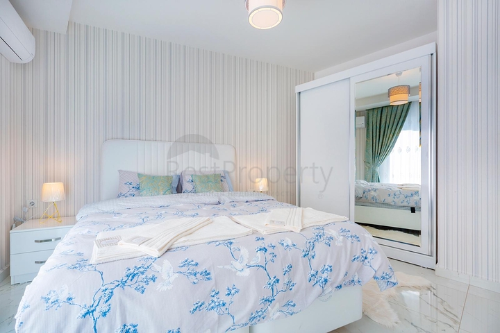 Двухкомнатная квартира с мебелью в благоустроенном комплексе