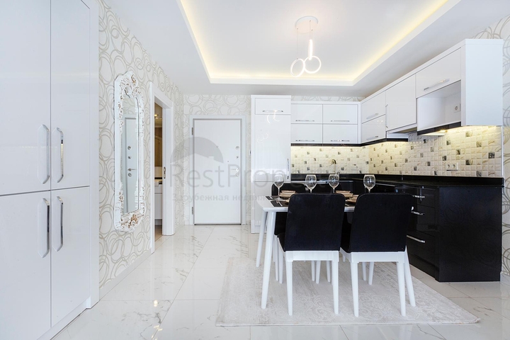 Двухкомнатная квартира с мебелью в благоустроенном комплексе