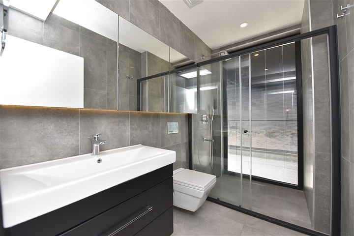 Роскошный пентхаус с видом на море и крепость в центре Алании