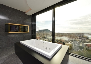 Роскошный пентхаус с видом на море и крепость в центре Алании