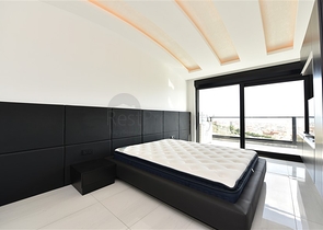 Роскошный пентхаус с видом на море и крепость в центре Алании