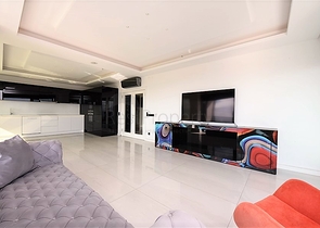 Роскошный пентхаус с видом на море и крепость в центре Алании