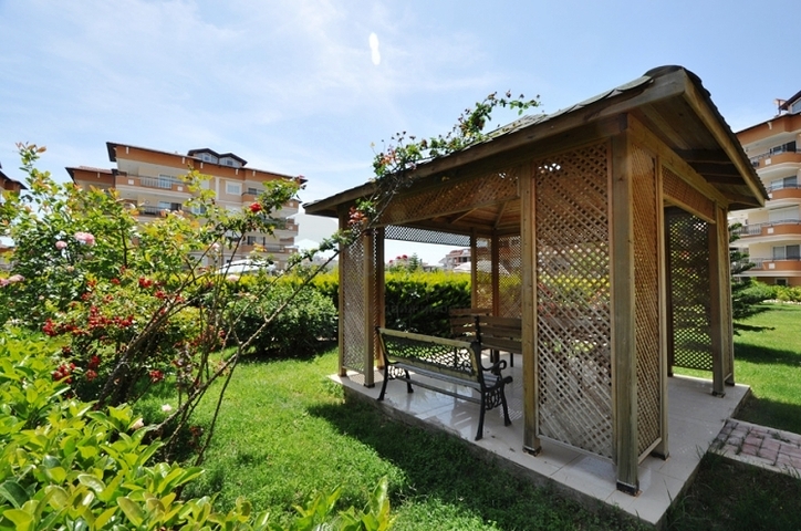 Трехкомнатная квартира с мебелью в Оба