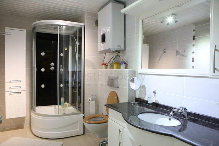 Трехкомнатная квартира с мебелью в Оба