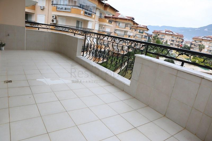 Трехкомнатная квартира с мебелью в Оба