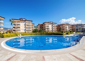 Трехкомнатная квартира с мебелью в Оба