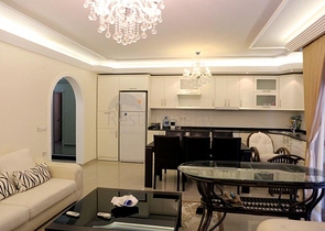 Трехкомнатная квартира с мебелью в Оба