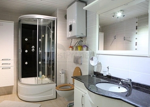 Трехкомнатная квартира с мебелью в Оба