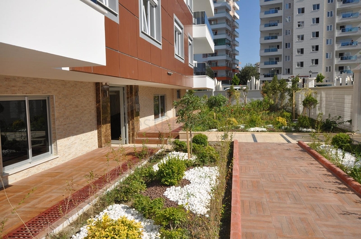 Меблированная квартира в современном комплексе Махмутлара