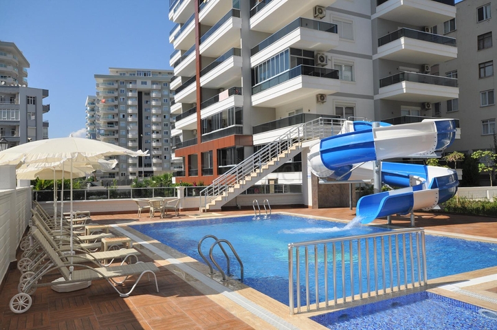 Меблированная квартира в современном комплексе Махмутлара