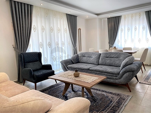 Меблированная квартира в современном комплексе Махмутлара