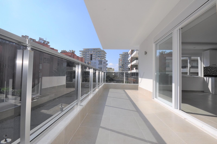 Меблированная квартира в современном комплексе Махмутлара