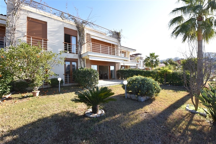 Трехкомнатная квартира с мебелью в Конаклы