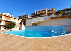 Трехкомнатная квартира с мебелью в Конаклы