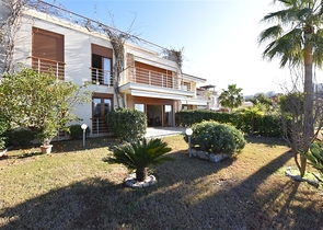 Трехкомнатная квартира с мебелью в Конаклы