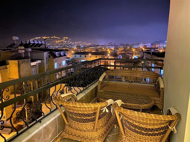 Меблированная квартира рядом с центром Алании с видом на крепость