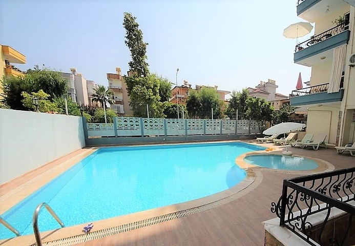 Меблированная квартира рядом с центром Алании с видом на крепость