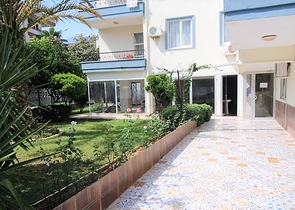 Меблированная квартира рядом с центром Алании с видом на крепость