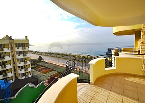 Меблированная квартира на первой береговой линии