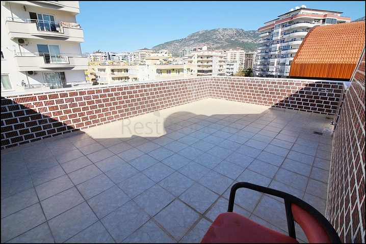 Пентхаус планировки 4+1 для всей семьи в Махмутларе