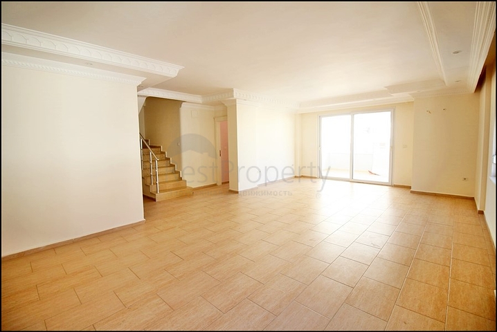 Пентхаус планировки 4+1 для всей семьи в Махмутларе