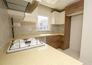 Трехкомнатная квартира в микрорайоне Хурма Коньяалты