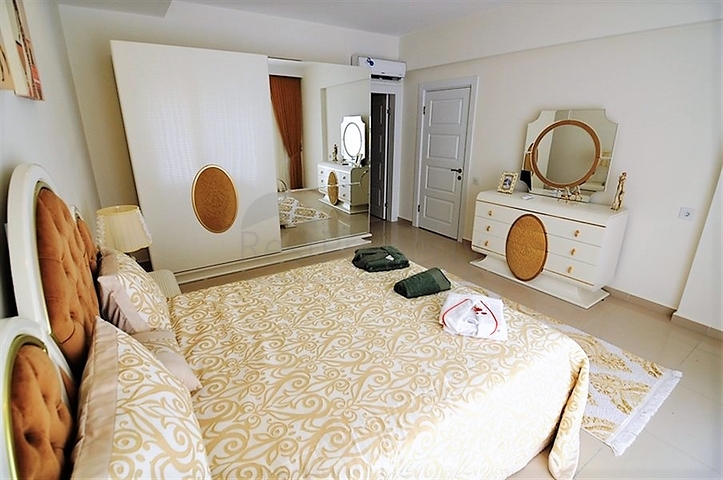 Меблированный пентхаус с тремя спальнями в Каргыджаке