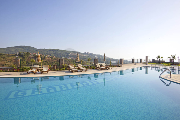 Меблированный пентхаус с тремя спальнями в Каргыджаке