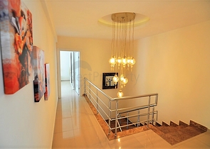 Меблированный пентхаус с тремя спальнями в Каргыджаке