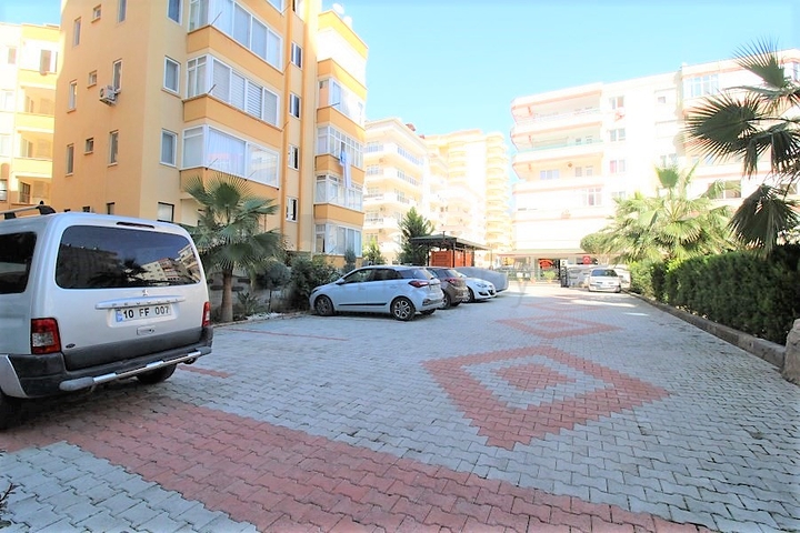 Двухкомнатная квартира с видом на море в районе Махмутлар