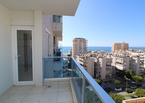 Двухкомнатная квартира с видом на море в районе Махмутлар