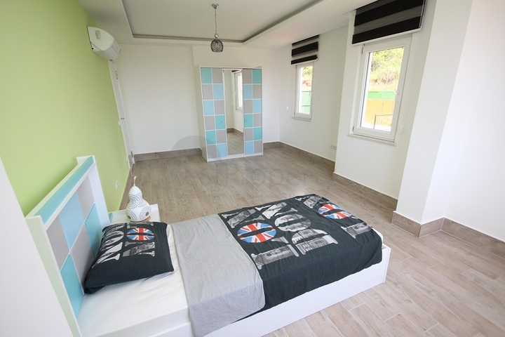 Двухэтажная вилла планировки 3+1 в районе Оба