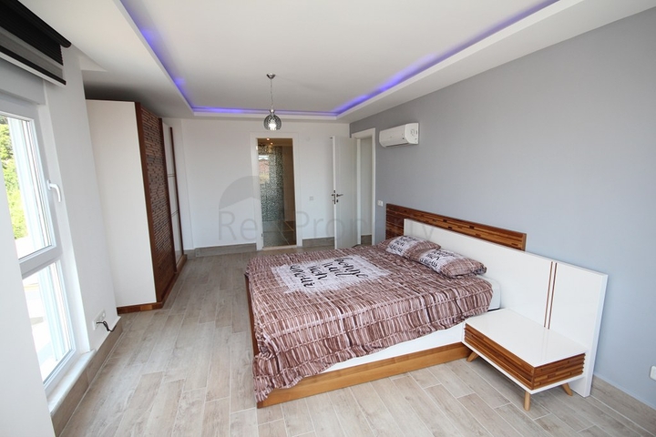 Двухэтажная вилла планировки 3+1 в районе Оба