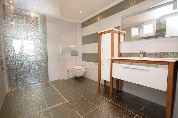 Двухэтажная вилла планировки 3+1 в районе Оба