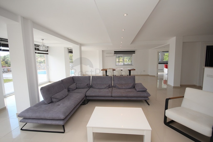 Двухэтажная вилла планировки 3+1 в районе Оба