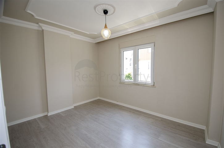 Квартира 1+1 в микрорайоне Лиман Коньяалты 800 м до моря