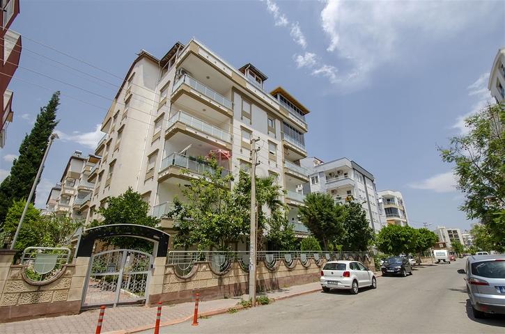 Квартира 1+1 в микрорайоне Лиман Коньяалты 800 м до моря