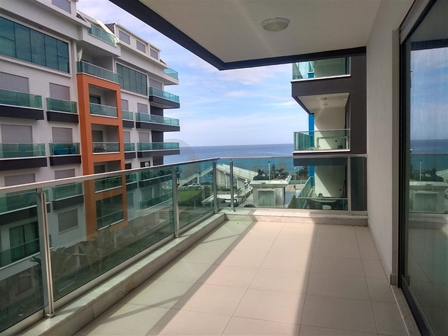 Меблированная квартира с двумя спальными комнатами в районе Каргыджак 