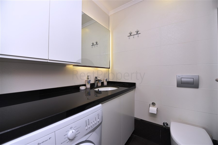 Меблированная квартира с двумя спальными комнатами в районе Каргыджак 